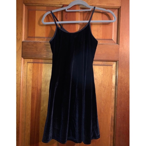 Black Velvet Dress - Picture 1 of 4